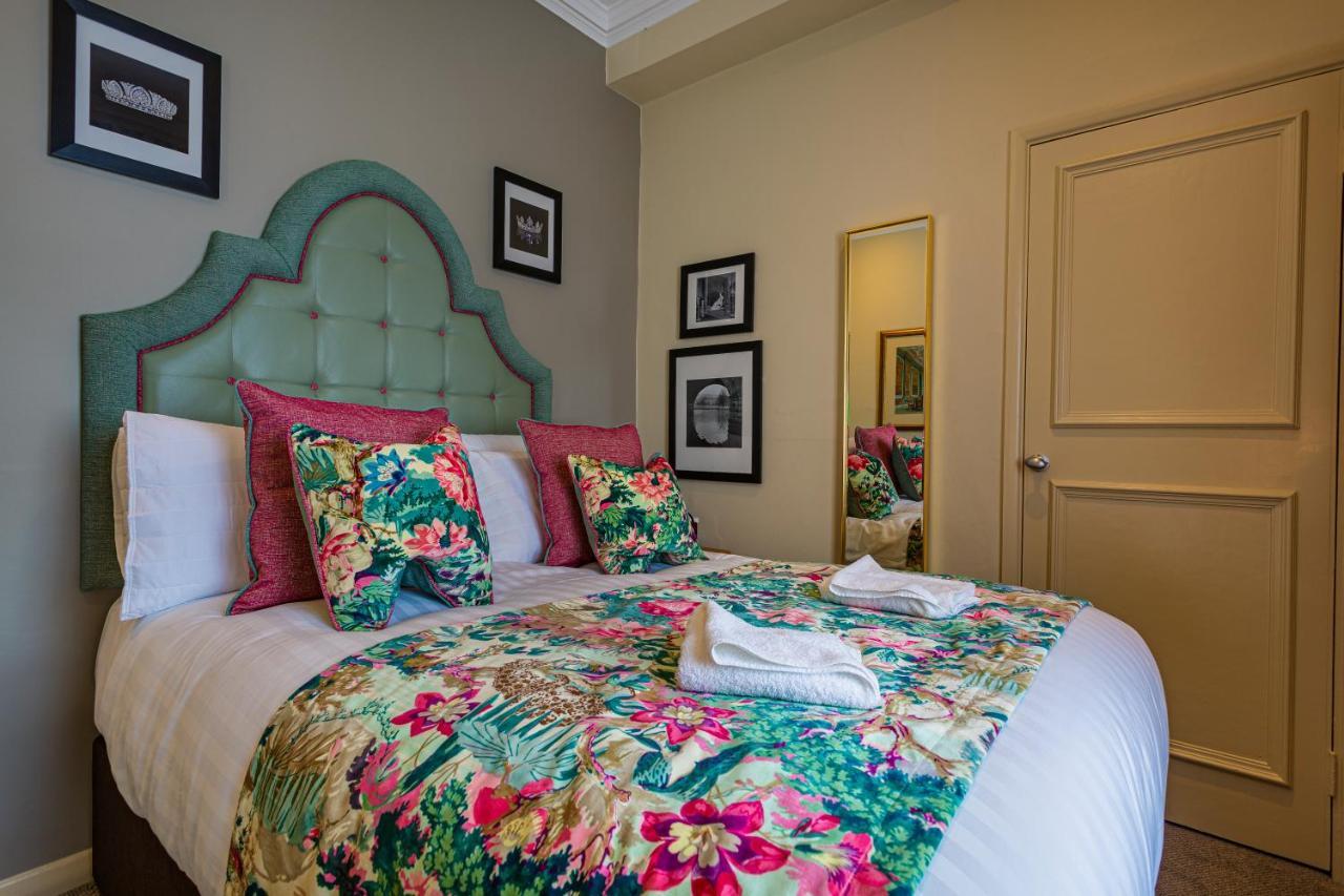 The Rutland Arms Hotel, Bakewell, Derbyshire Экстерьер фото