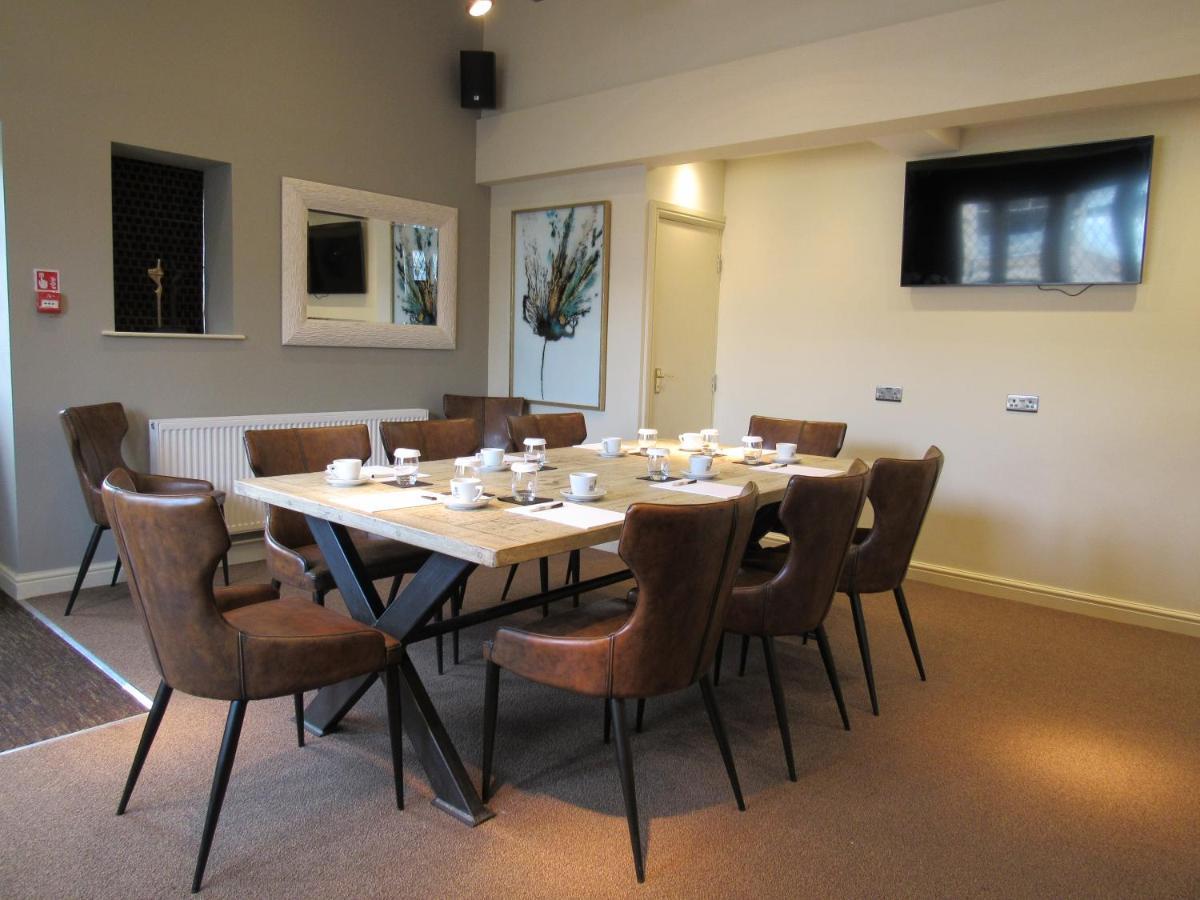 The Rutland Arms Hotel, Bakewell, Derbyshire Экстерьер фото