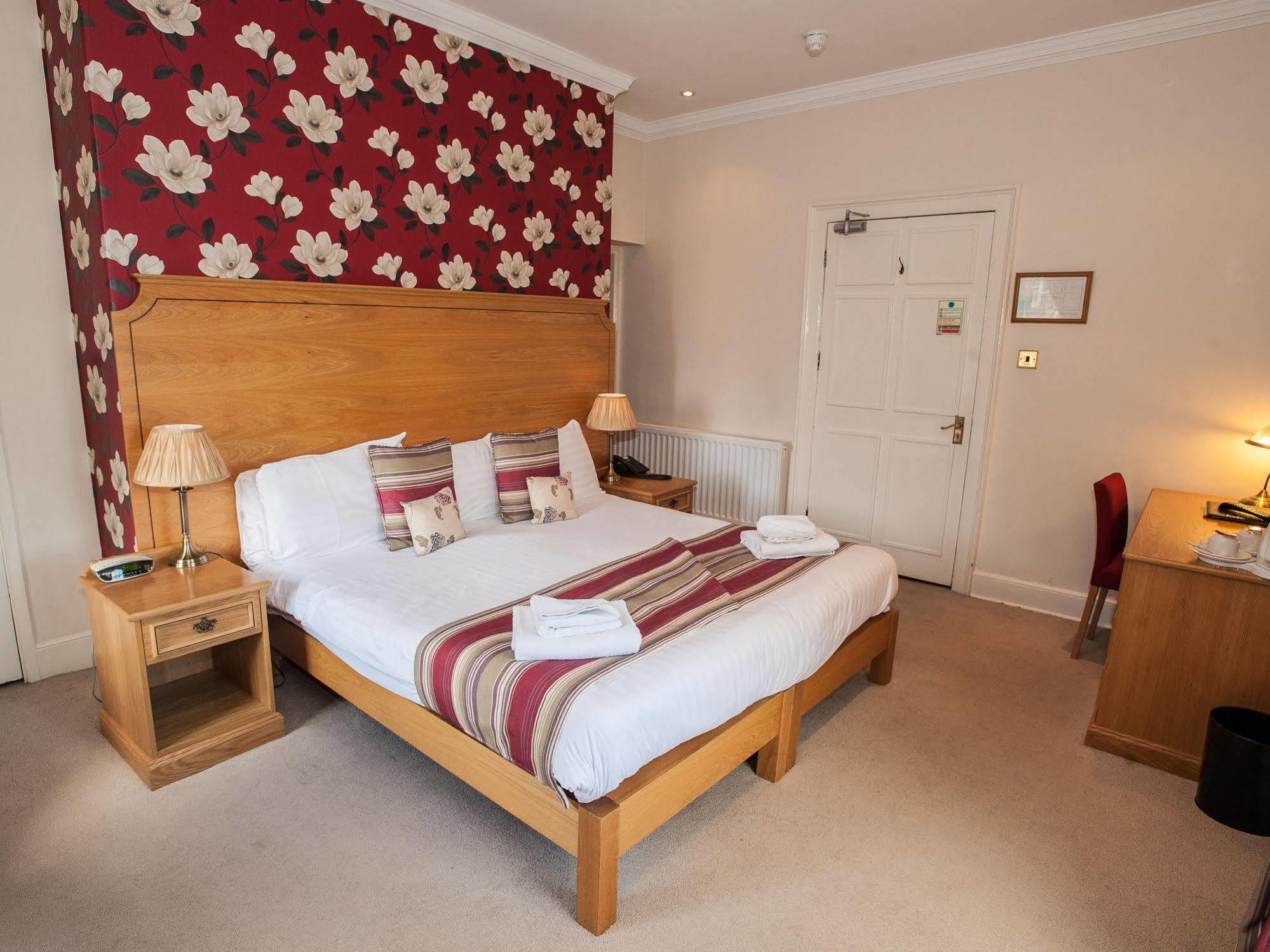 The Rutland Arms Hotel, Bakewell, Derbyshire Экстерьер фото